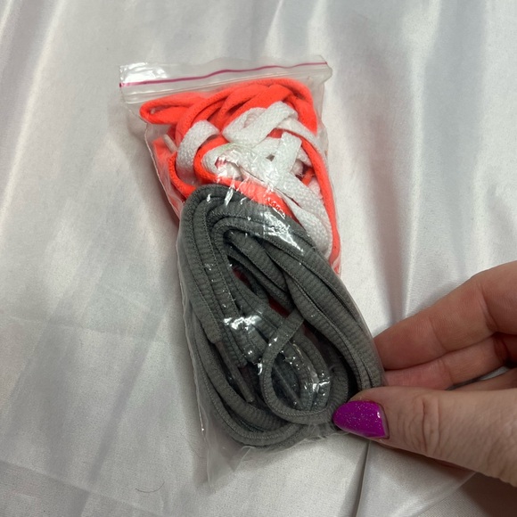 Nike 3 Piece Spare Shoelaces Orange White Gray - Picture 2 of 3